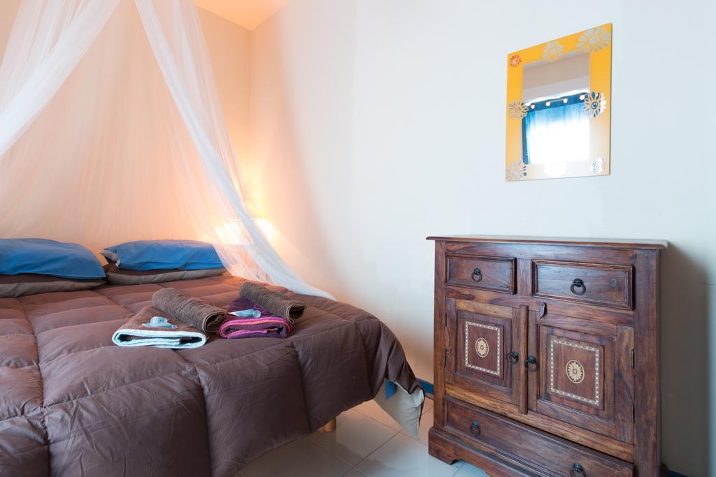 Plaza Beach Hostel Santa Croce Camerina Exterior photo