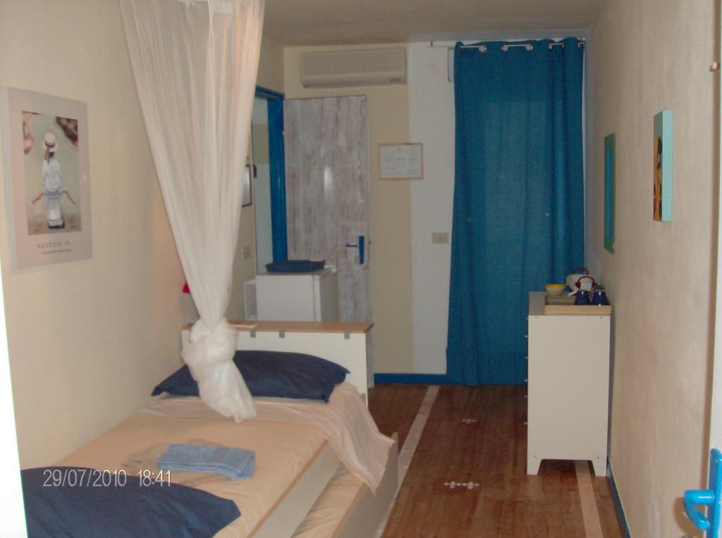Plaza Beach Hostel Santa Croce Camerina Exterior photo