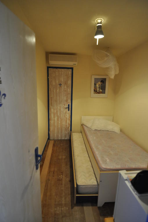 Plaza Beach Hostel Santa Croce Camerina Exterior photo