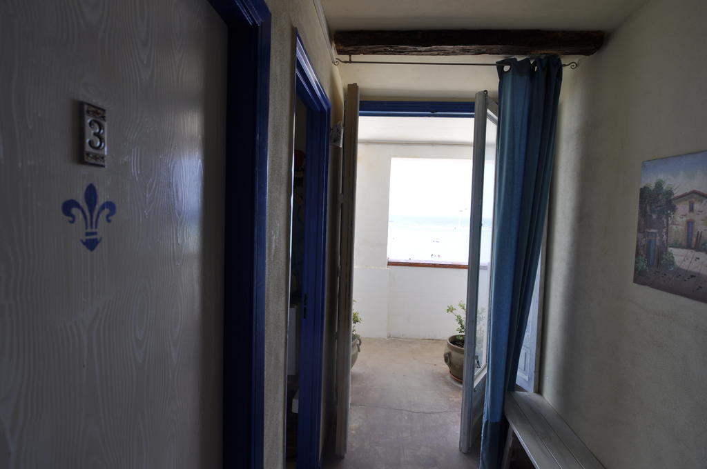 Plaza Beach Hostel Santa Croce Camerina Exterior photo