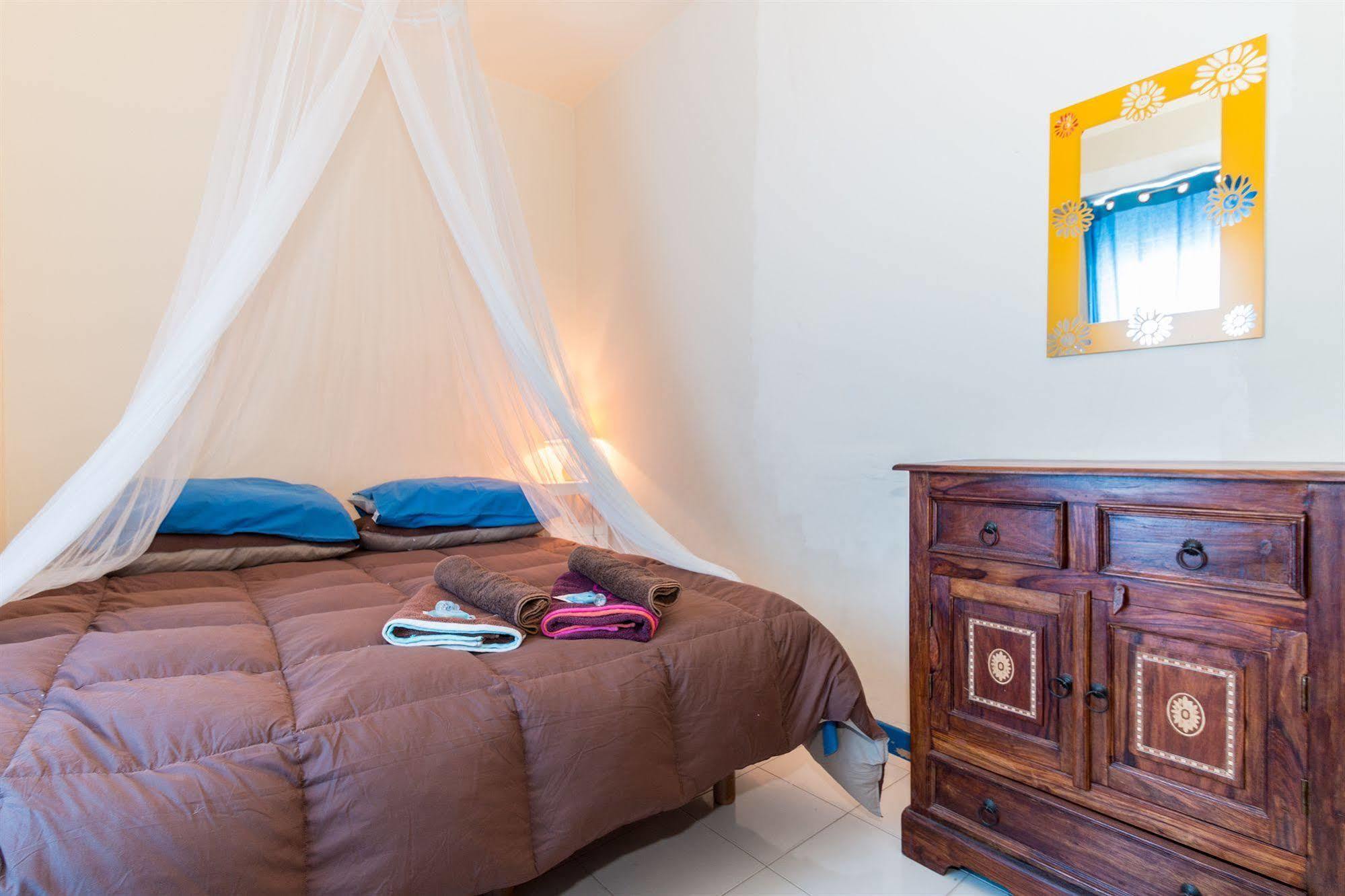 Plaza Beach Hostel Santa Croce Camerina Exterior photo