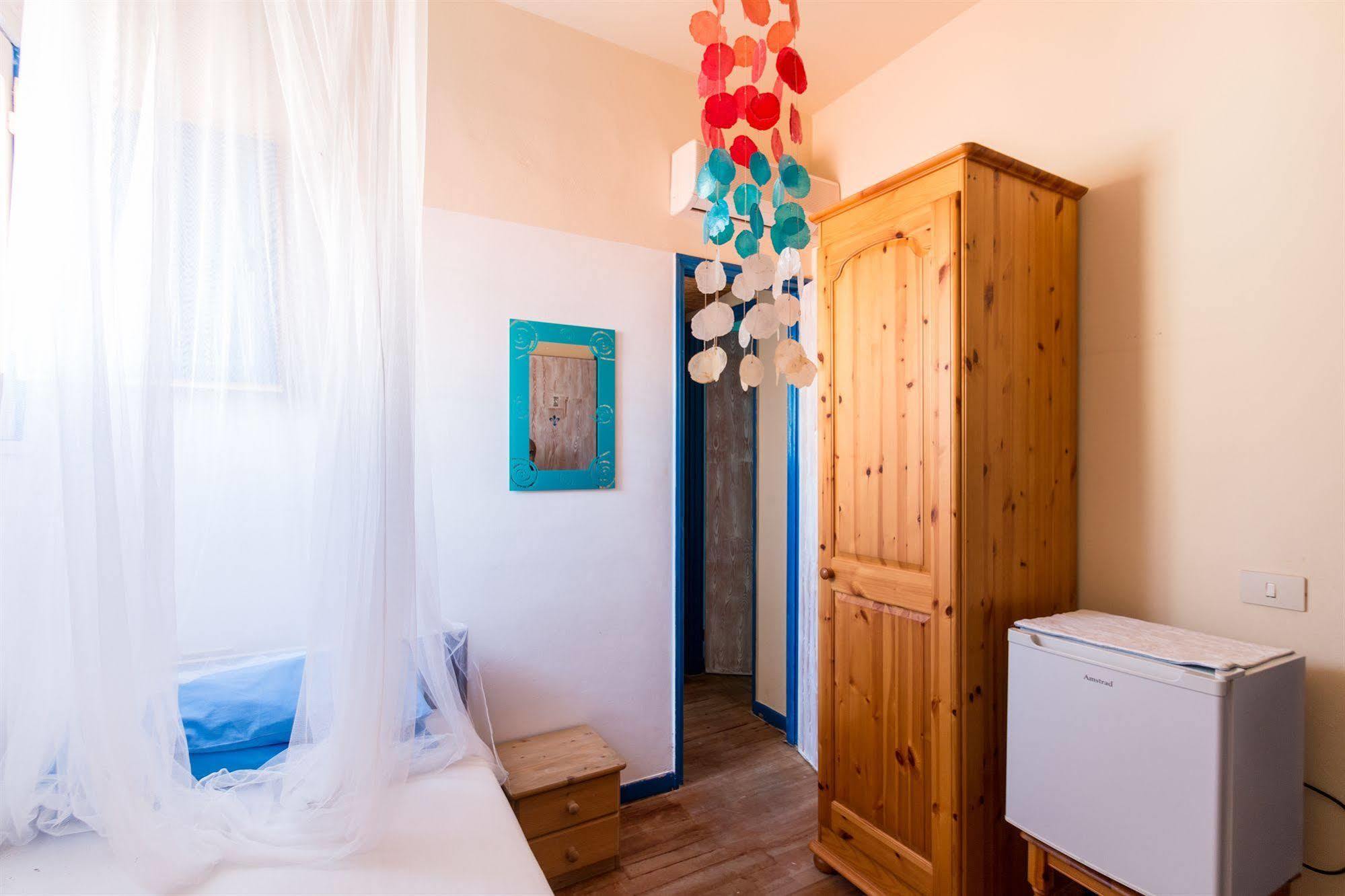 Plaza Beach Hostel Santa Croce Camerina Exterior photo