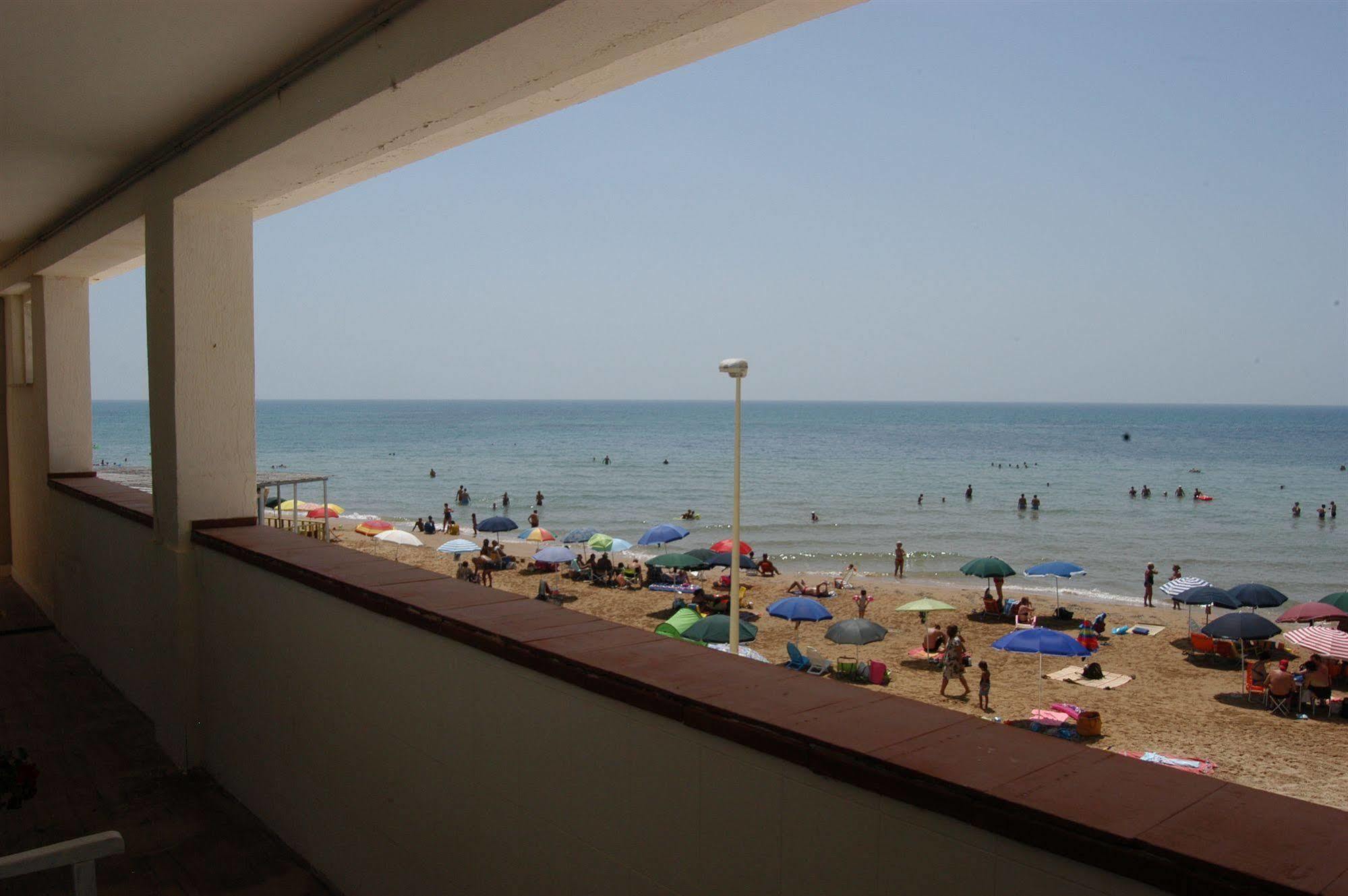 Plaza Beach Hostel Santa Croce Camerina Exterior photo